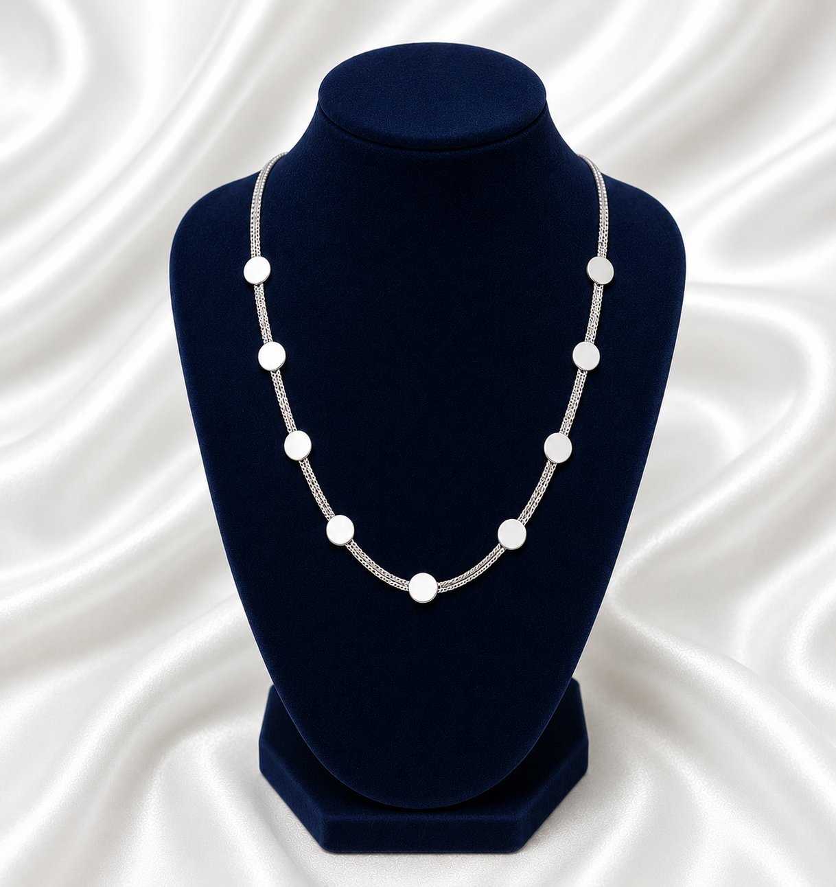 The Silver Radiance Disc Necklace