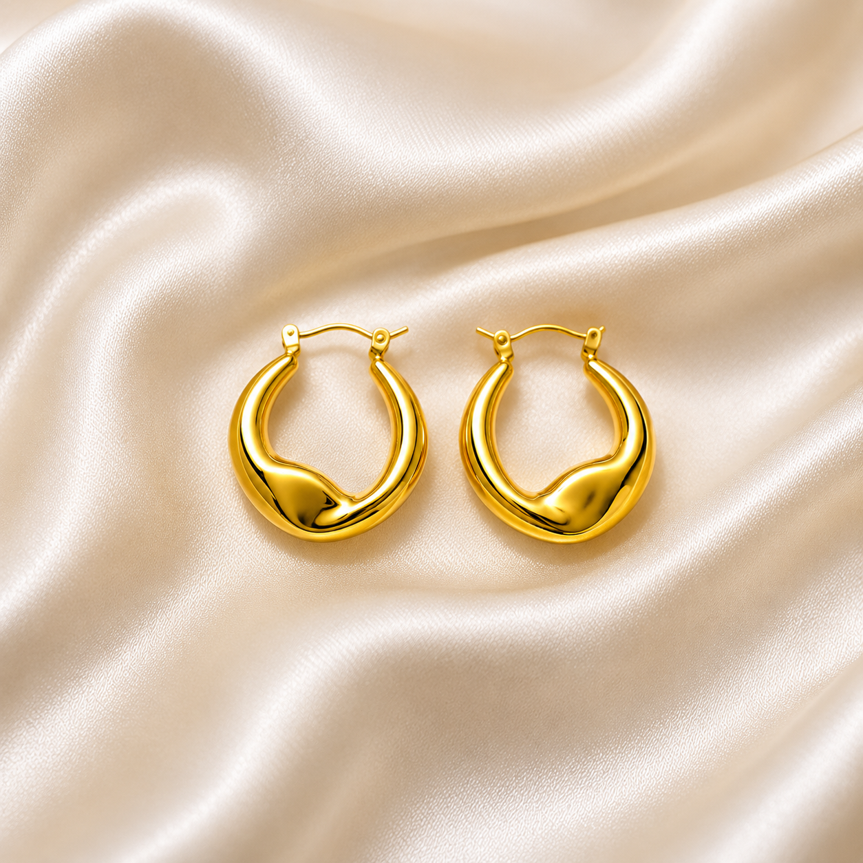 Aurielle Sculpted Hoop Earrings